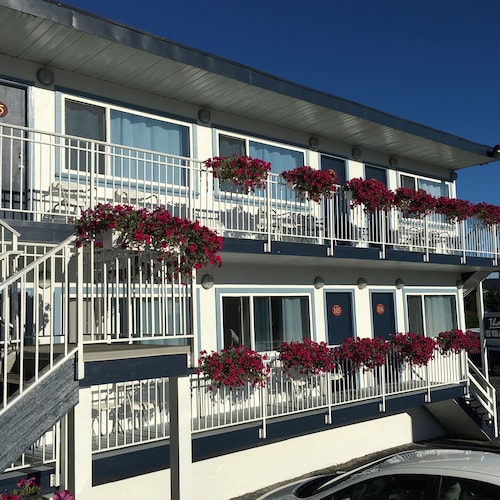 Buccaneer Inn