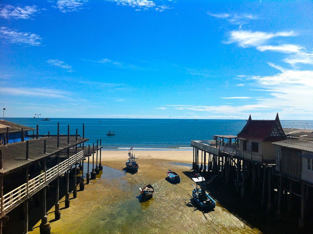 Beach/Ocean View