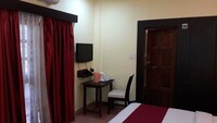 Deluxe Room (Semi)