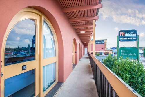 Federal Hotel