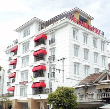 Hotel Front - Evening/Night