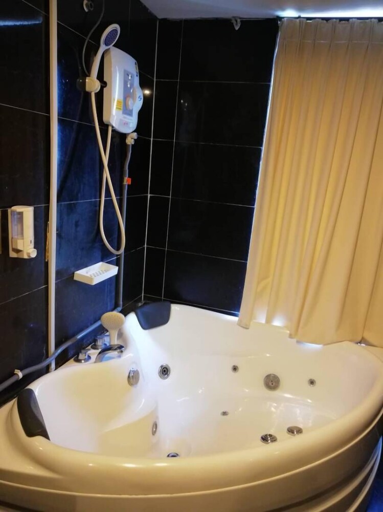 Jetted Tub