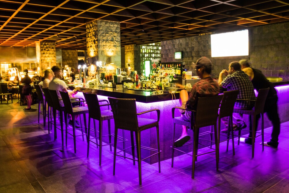 Hotel Bar