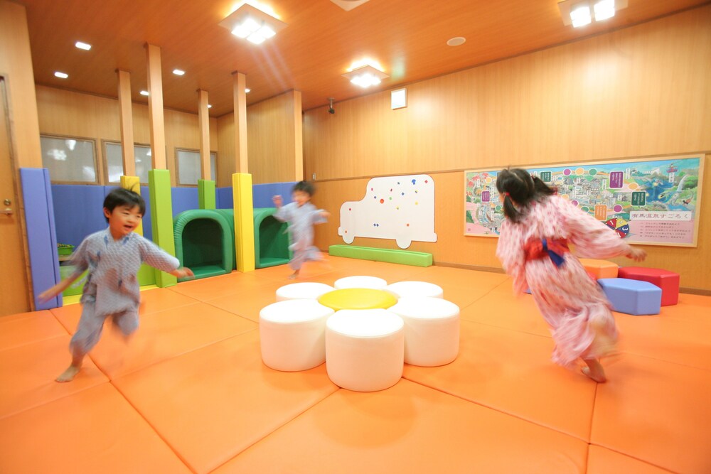 お子様用の遊び場 - 屋内