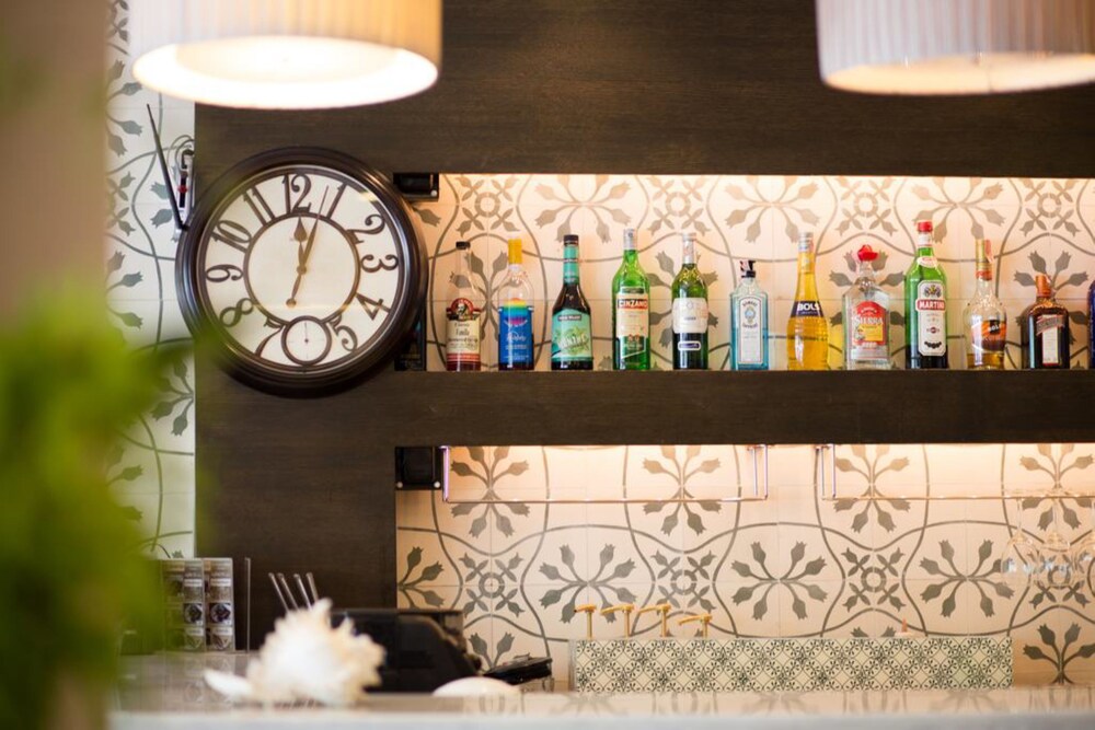 Hotel Bar
