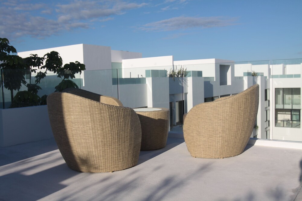 Sundeck