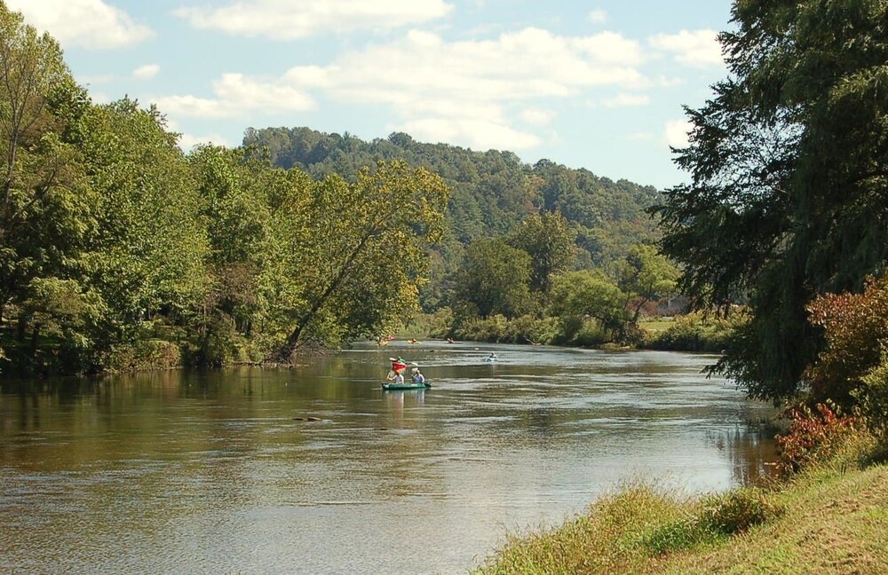 Book The Cabins at Healing Springs | Crumpler Hotel Deals