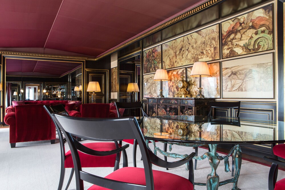Hotel Bar