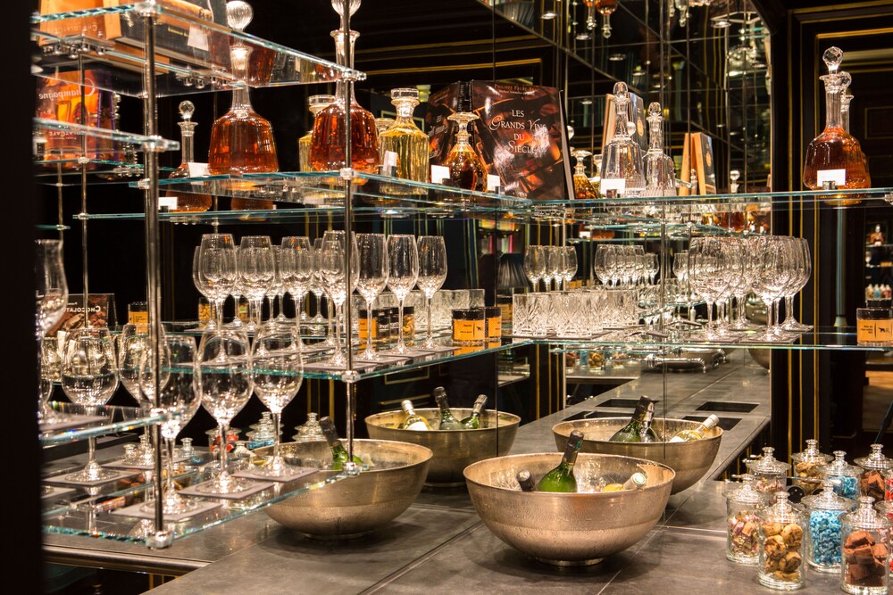 Hotel Bar