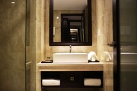 Deluxe Double Room, 1 Bedroom, Private Bathroom, City View