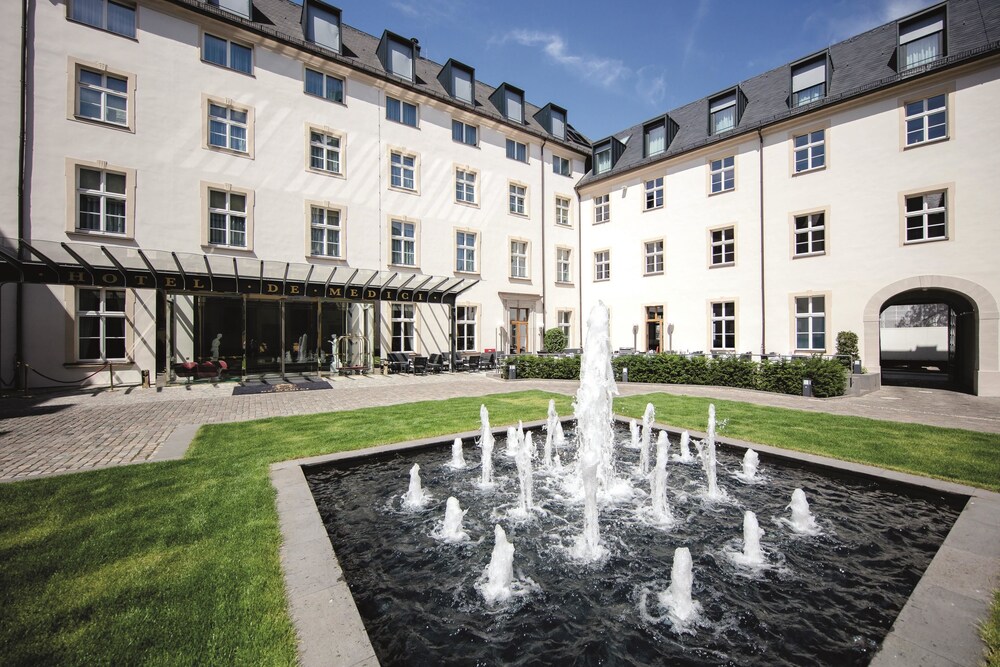 Courtyard View