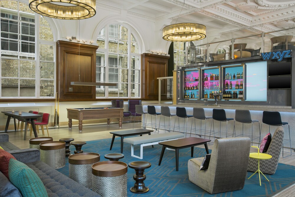 Hotel Bar