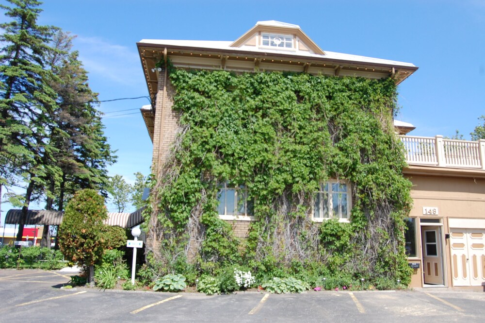 Hotel Front