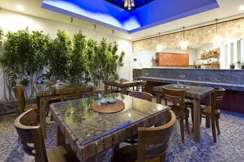Hotel Bar