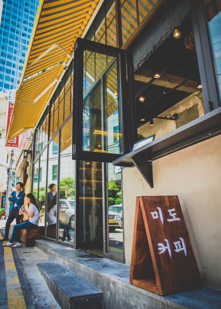 호텔 입구