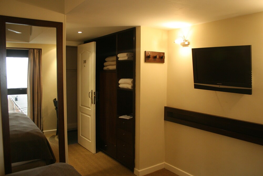 Guestroom