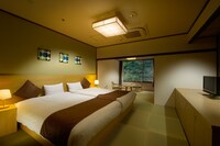 Japanese Style Hollywood Twin Room (Shower Only)