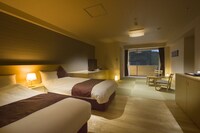 Japanese Western Style Room with partially open-aired bath