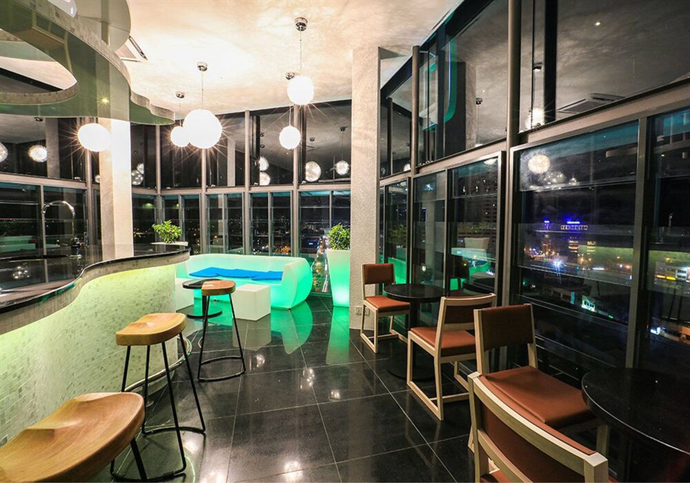 Hotel Bar