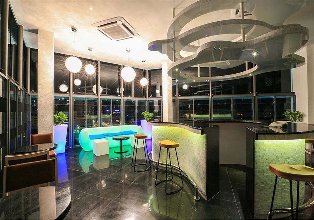 Hotel Bar