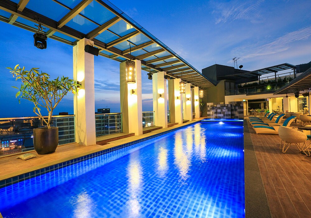 Rooftop Pool