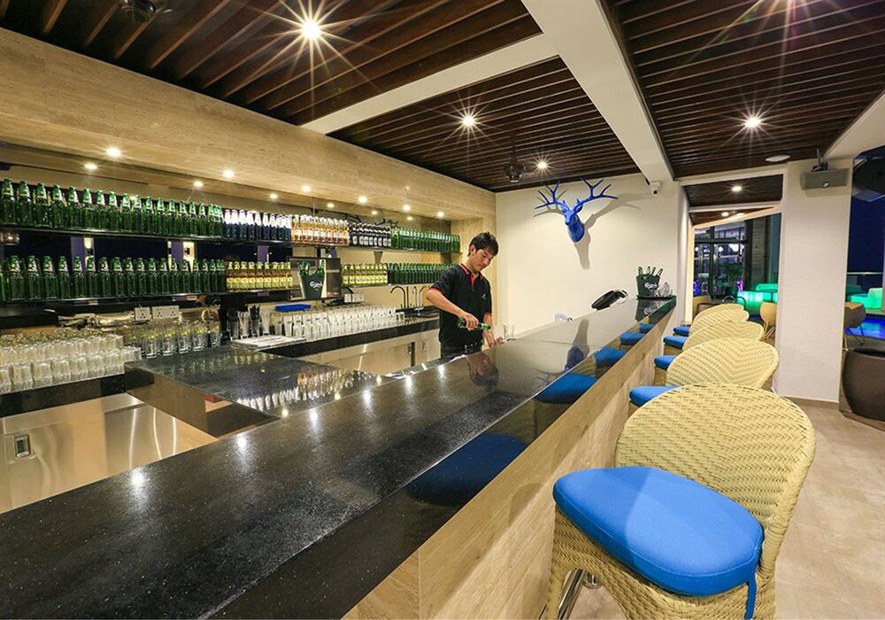 Hotel Bar