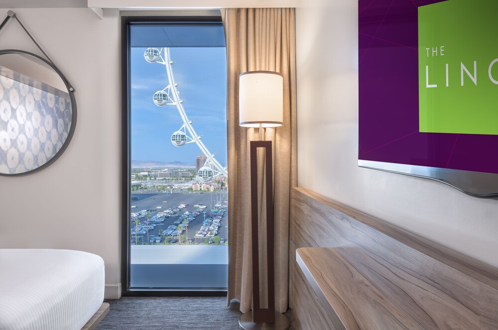 Room, The LINQ Hotel + Experience