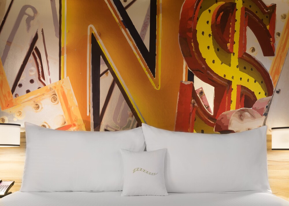 Room, The LINQ Hotel + Experience