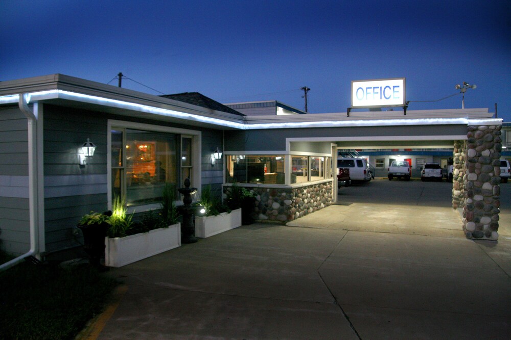 Hotel Front - Evening/Night