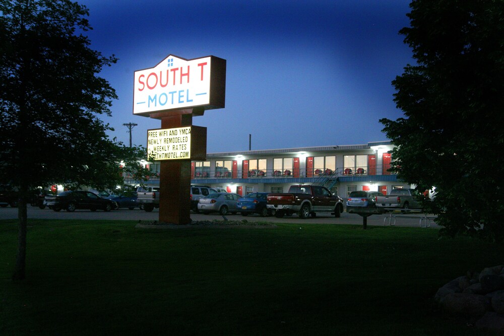Hotel Front - Evening/Night