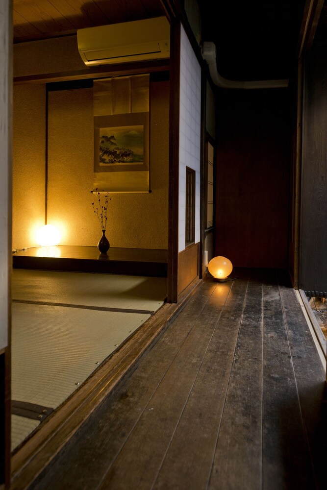 객실 (트래디셔널룸 (Private Room with Inner Garden))