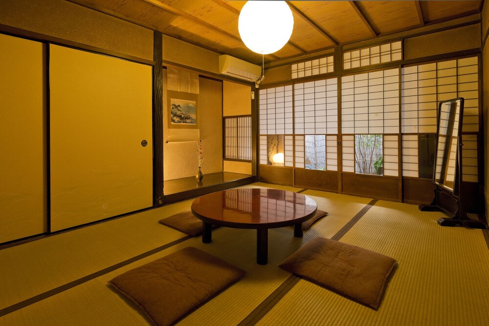 객실 내 식사 (트래디셔널룸 (Private Room with Inner Garden))