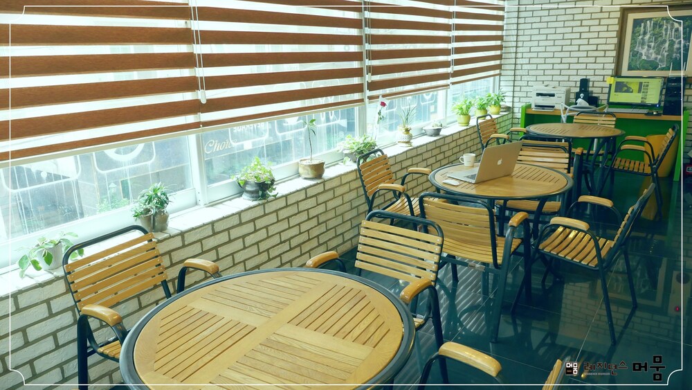 Cafe