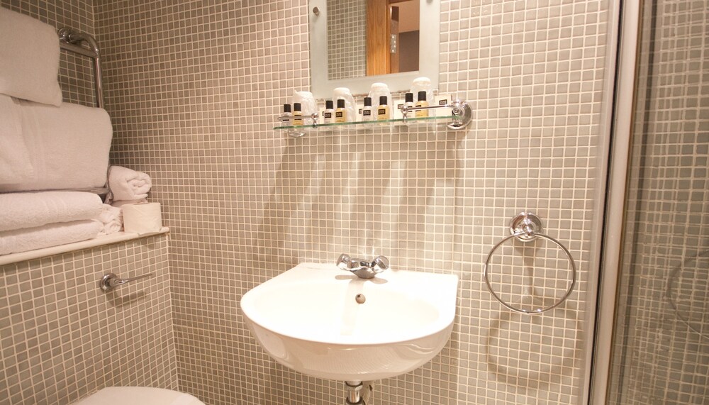 Apartment, 2 Bedrooms (4 people) - Bathroom