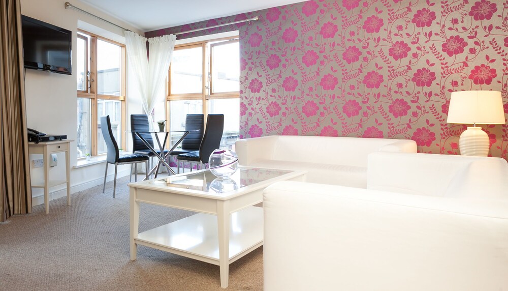 Apartment, 2 Bedrooms (5 people) - Living Area