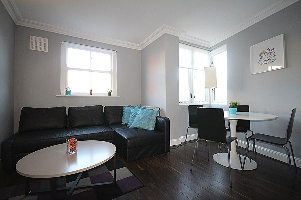 Apartment, 2 Bedrooms (4 people) - Living Room