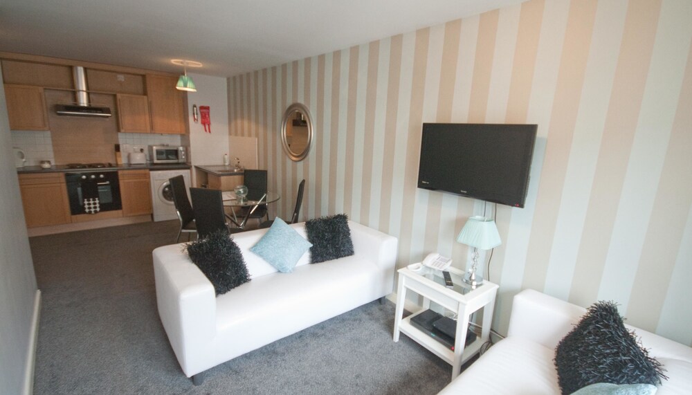 Apartment, 2 Bedrooms (4 people) - Living Room