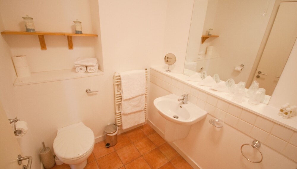Apartment, 2 Bedrooms (5 people) - Bathroom
