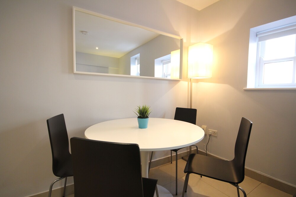 Apartment (4 Adults) - In-Room Dining