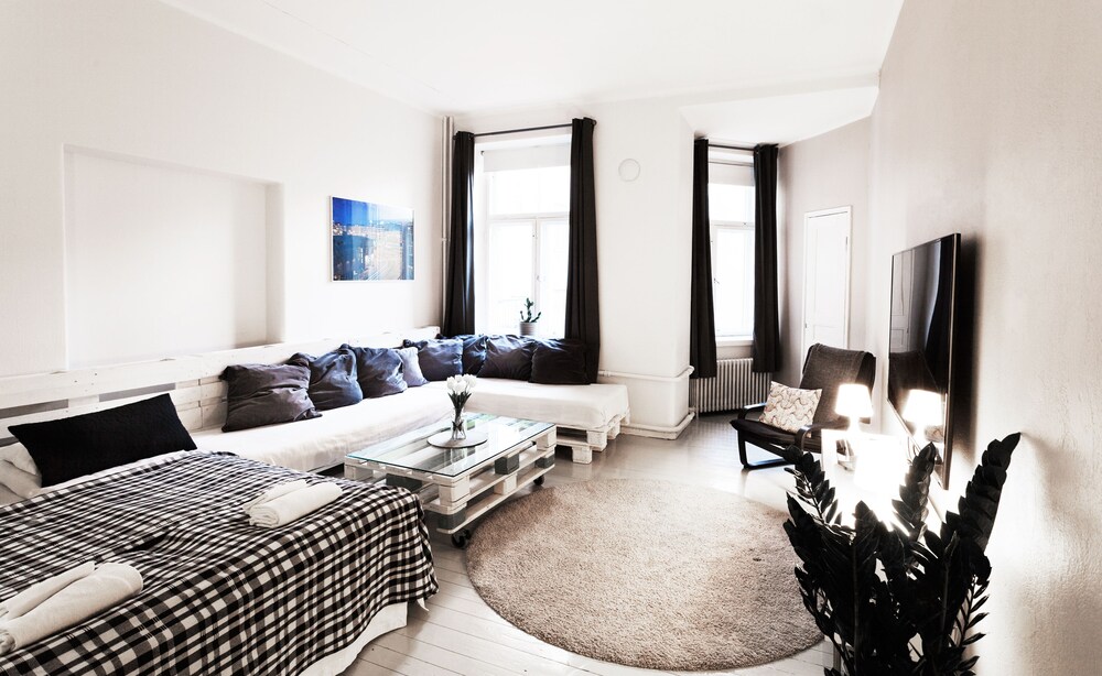 One Bedroom Apartment - Hameentie 6 A - Living Area
