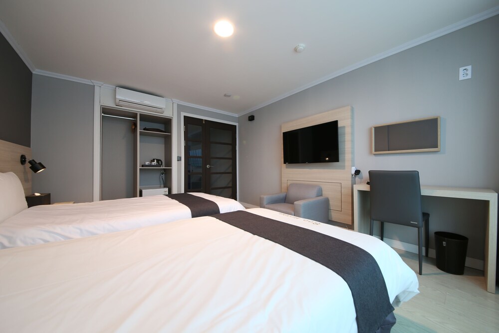 Guestroom