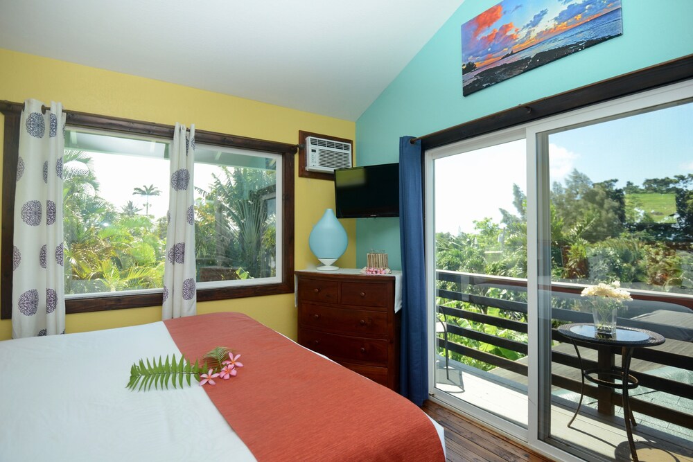 Panoramic Double or Twin Room, 1 Bedroom, Shared Bathroom, Partial Sea View - Featured Image