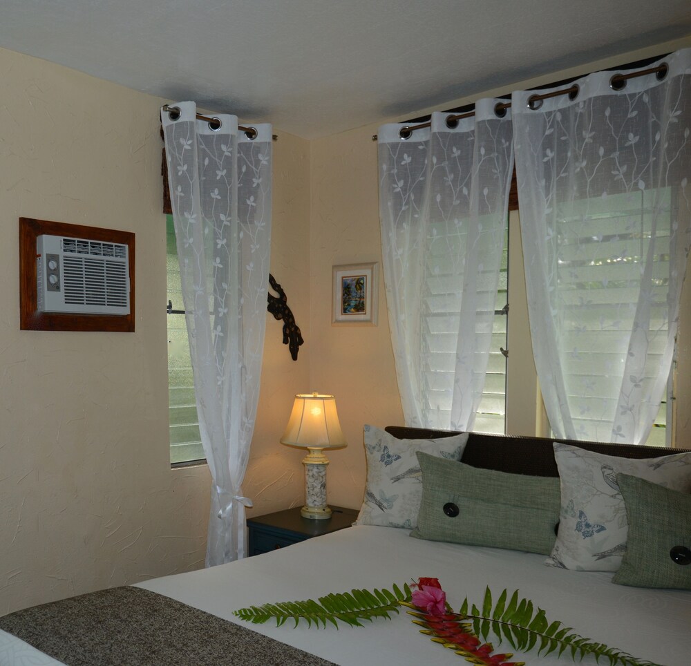 Classic Double Room, 1 Bedroom, Shared Bathroom, Garden View - Room