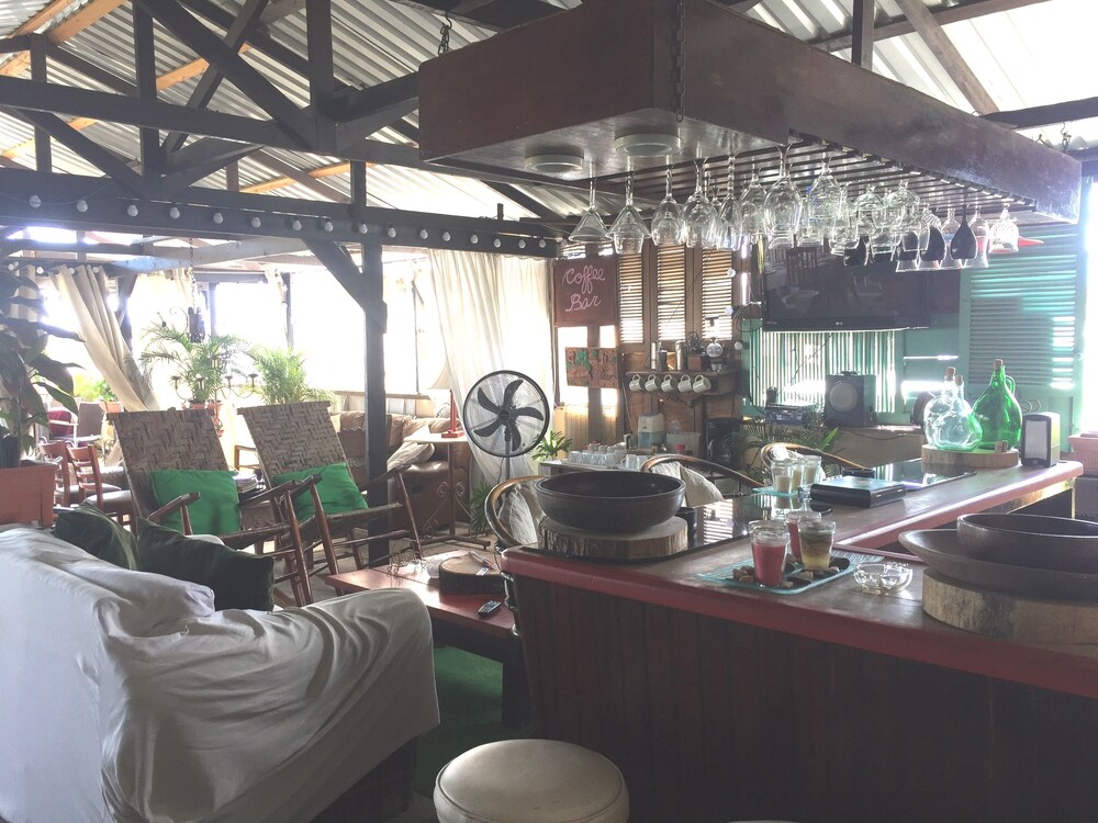 Hotel Bar