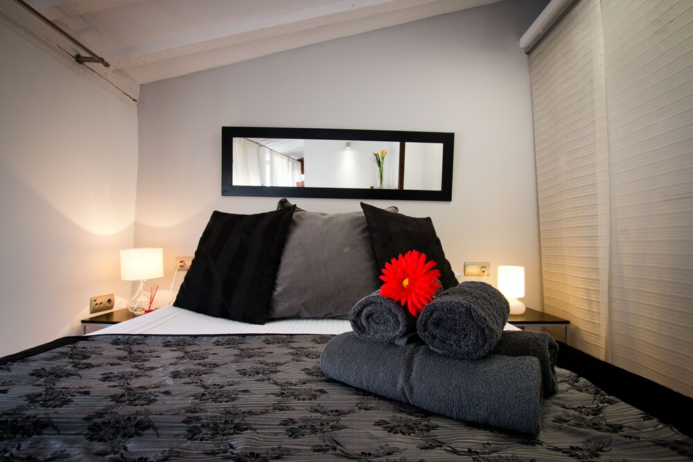 Habitación: Estudio (calle Cinco Bolas)