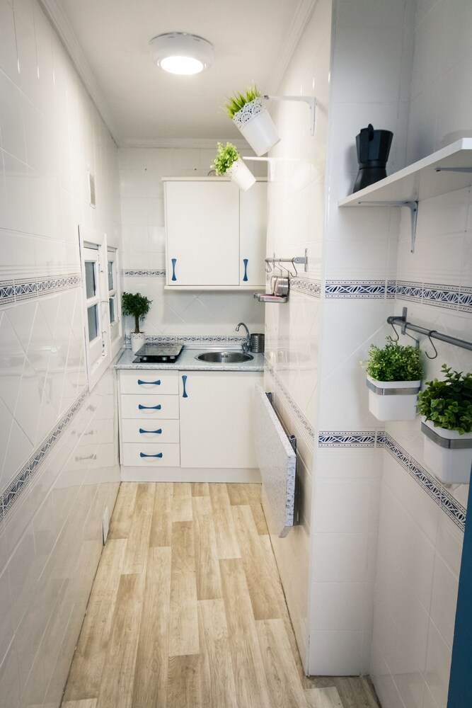 Cocina en la habitación: Estudio, terraza (Calle Cisneros 7)
