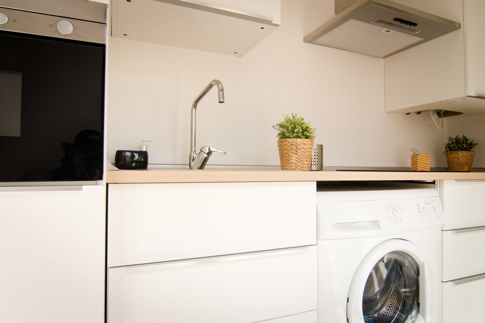 Cocina básica en la habitación