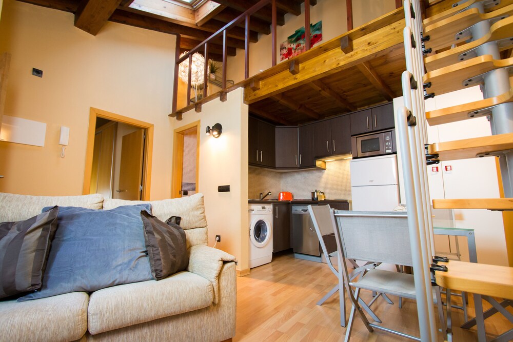 Sala de estar: Habitación (Duplex, Carreteria 13)
