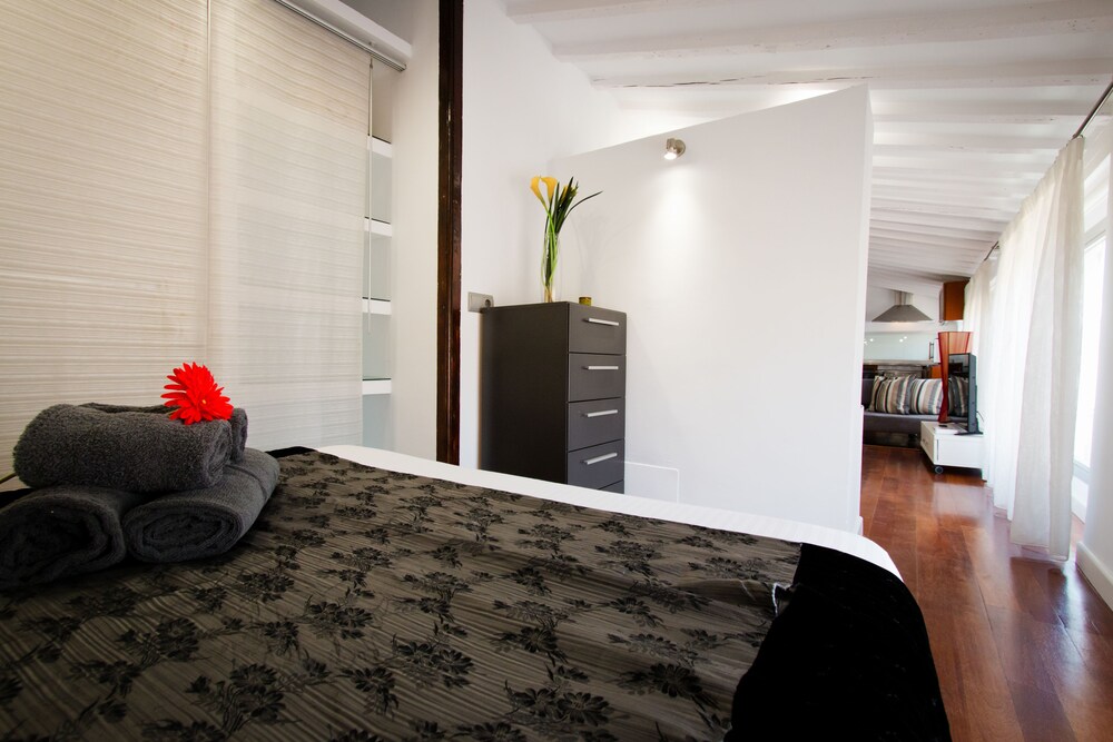 Habitación: Estudio (calle Cinco Bolas)