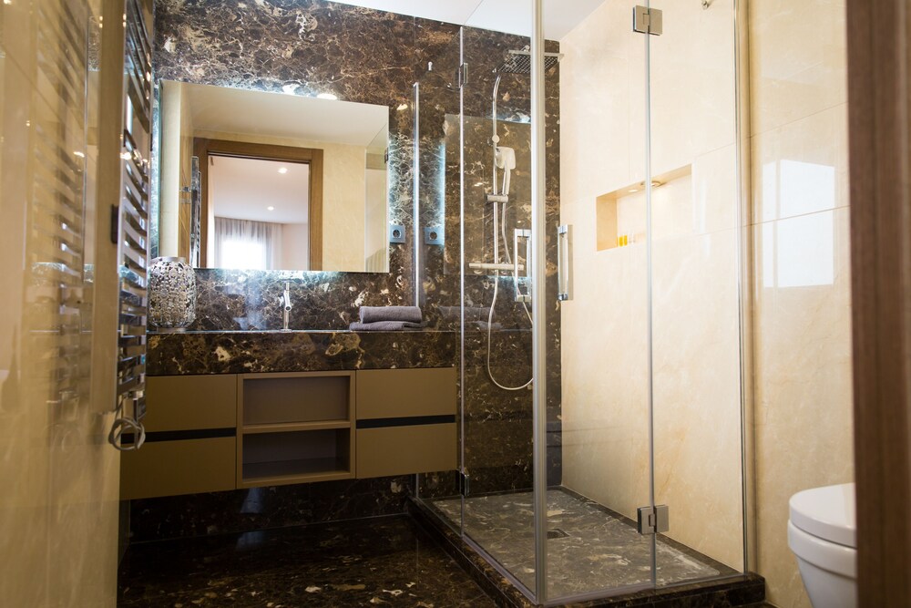 Cuarto de baño: Apartamento superior, 2 habitaciones, terraza, vistas al mar (Malagueta)
